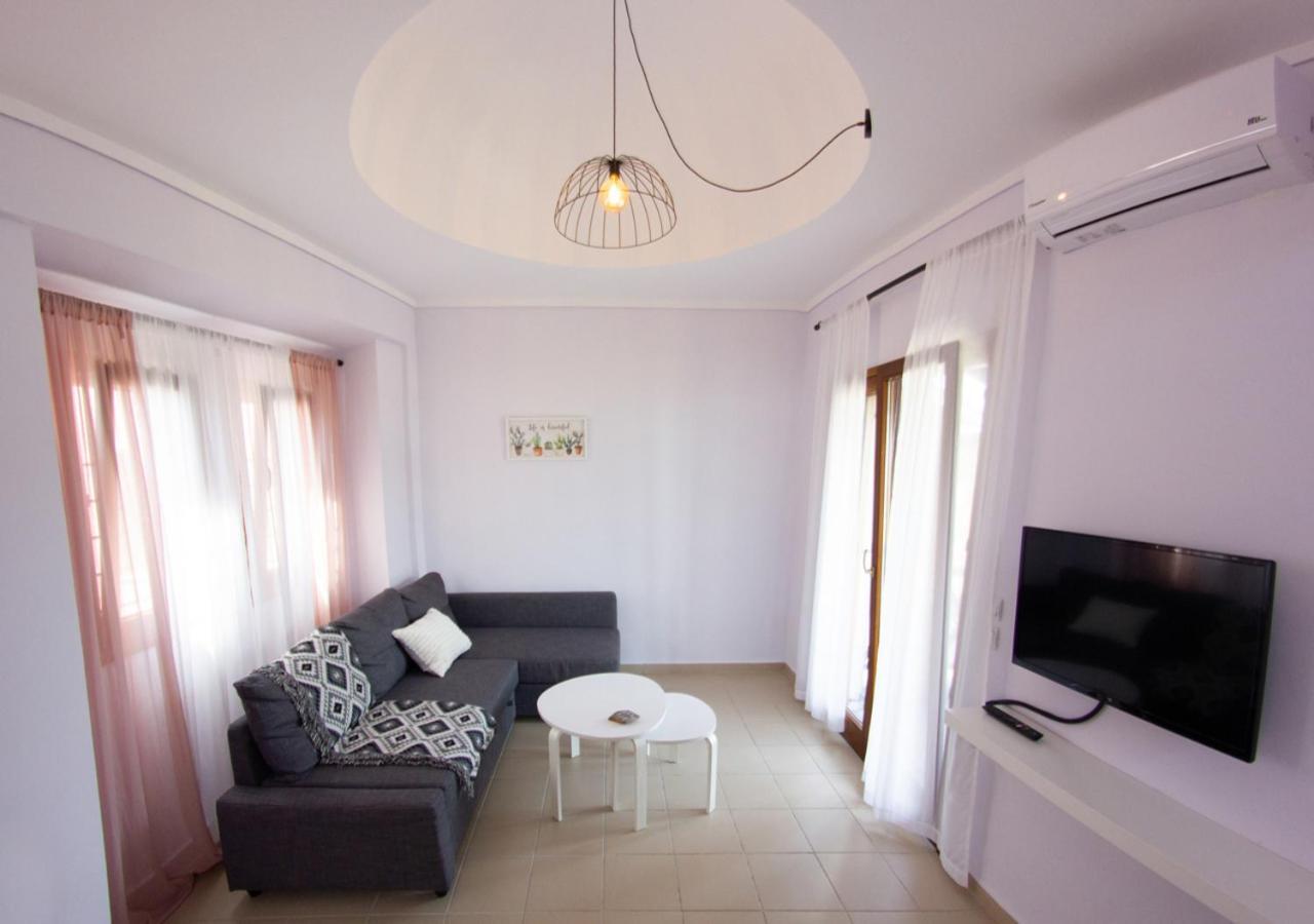 Beachfront Stylish Maisonette In إيريسوس المظهر الخارجي الصورة