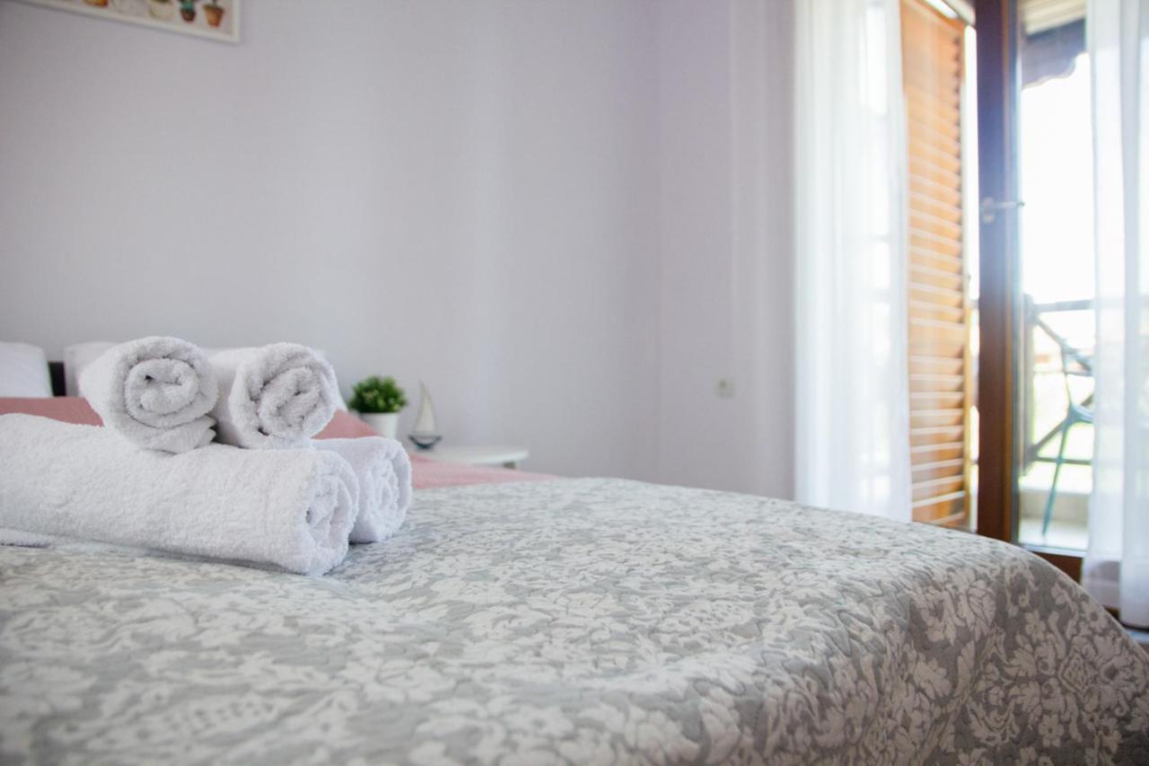 Beachfront Stylish Maisonette In إيريسوس المظهر الخارجي الصورة