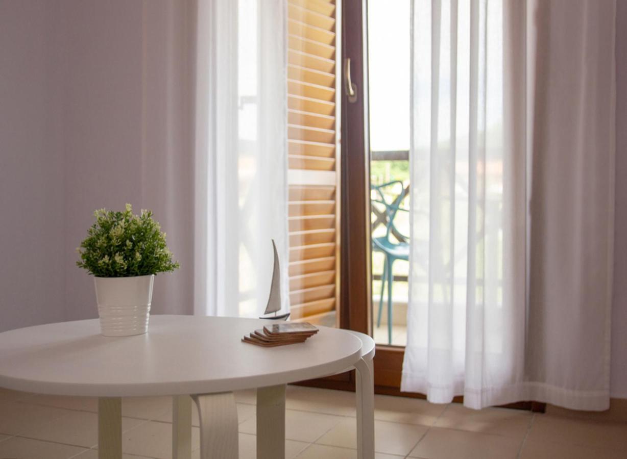 Beachfront Stylish Maisonette In إيريسوس المظهر الخارجي الصورة