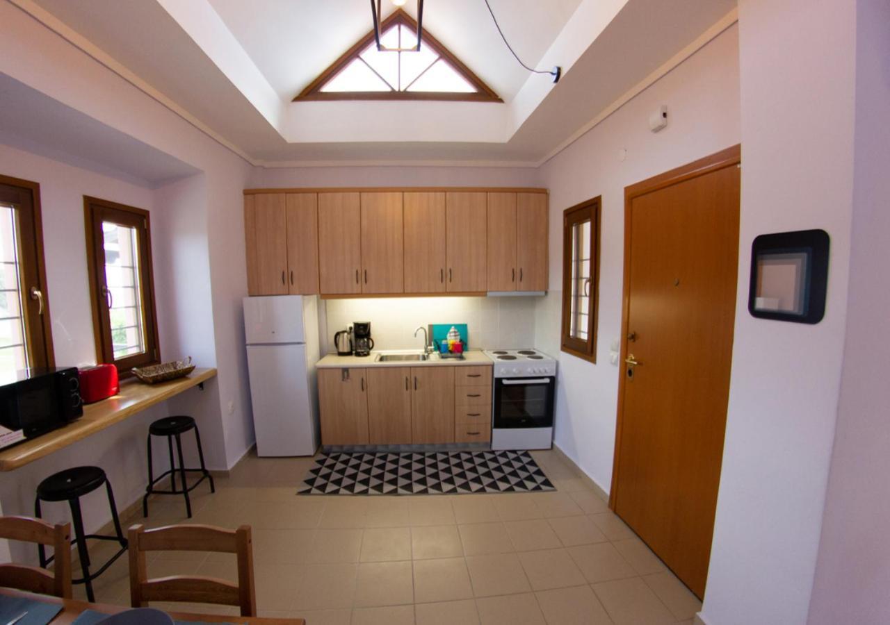 Beachfront Stylish Maisonette In إيريسوس المظهر الخارجي الصورة